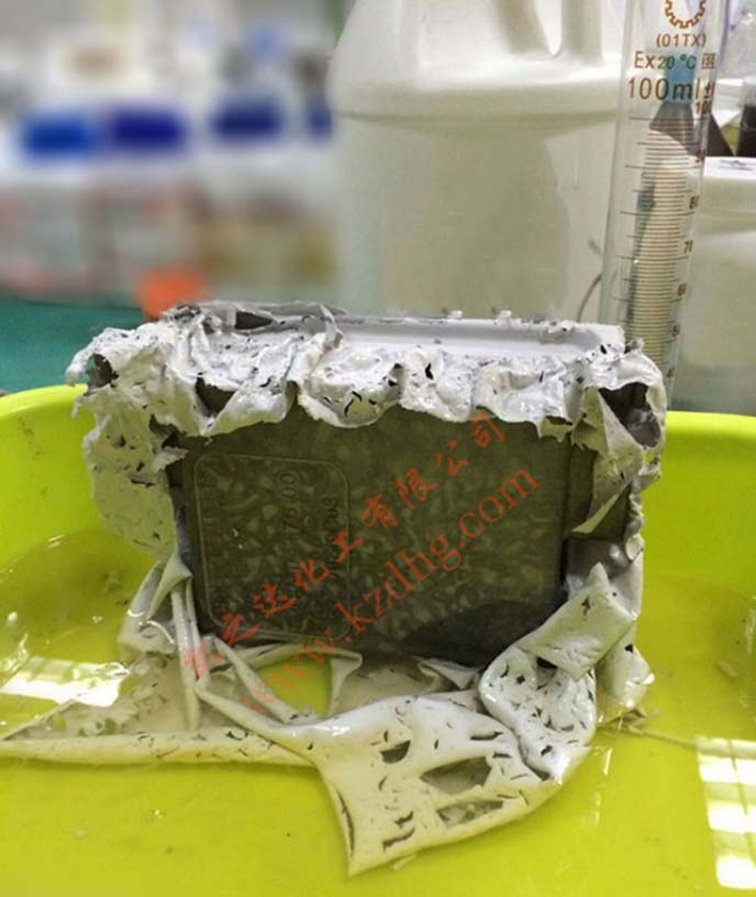 合金脫漆,脫漆(qī)劑